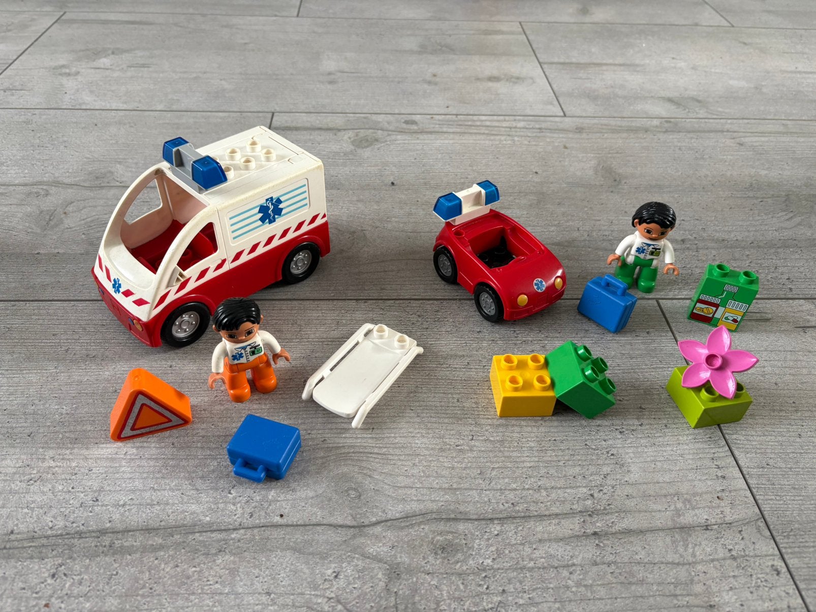 Duplo Ambulance en Verpleegster Auto., Ophalen of Verzenden, Zo goed als nieuw, Duplo