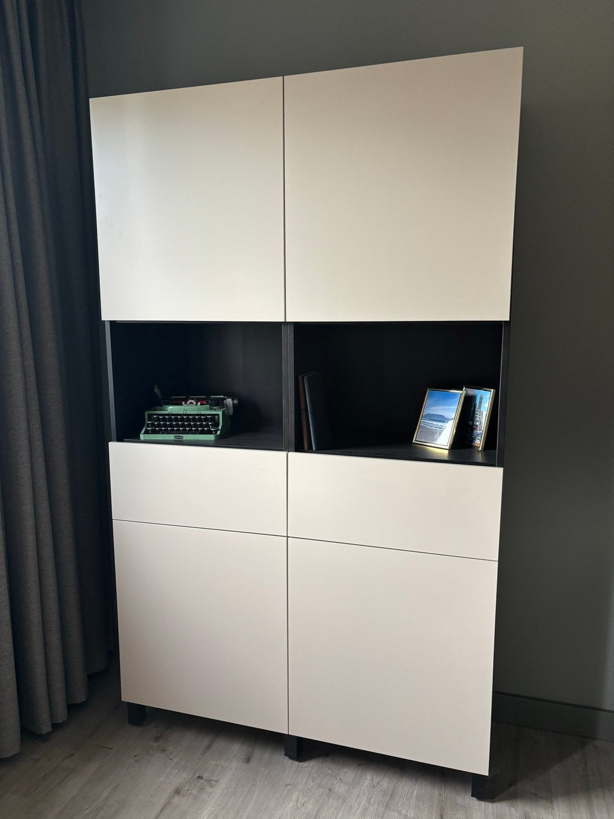 IKEA Bestå Kast met deuren, lades en twee open vakken, Ophalen, Gebruikt, 100 tot 150 cm, 200 cm of meer