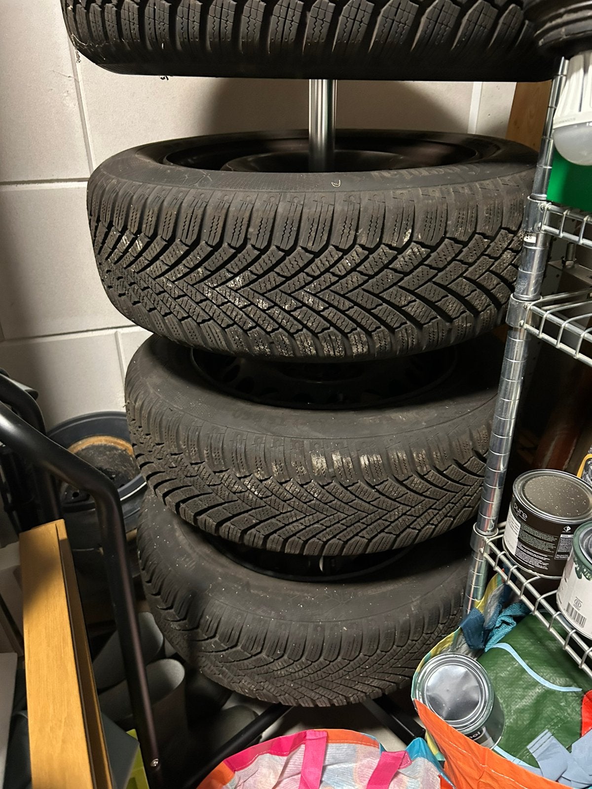 Winterbanden continental op stalen velgen 185/65 R15 ZGAN, Ophalen, Gebruikt, 15 inch, Banden en Velgen