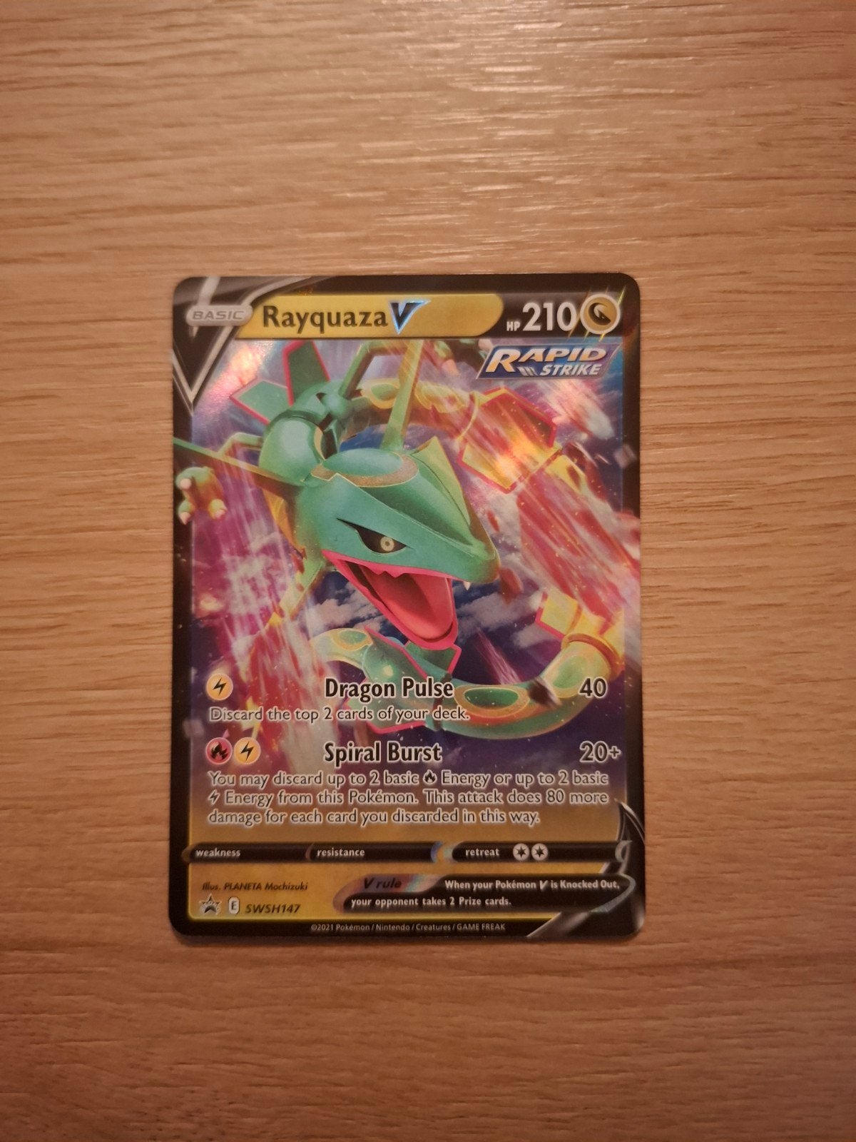 Rayquaza V, Ophalen of Verzenden, Zo goed als nieuw, Losse kaart, Foil