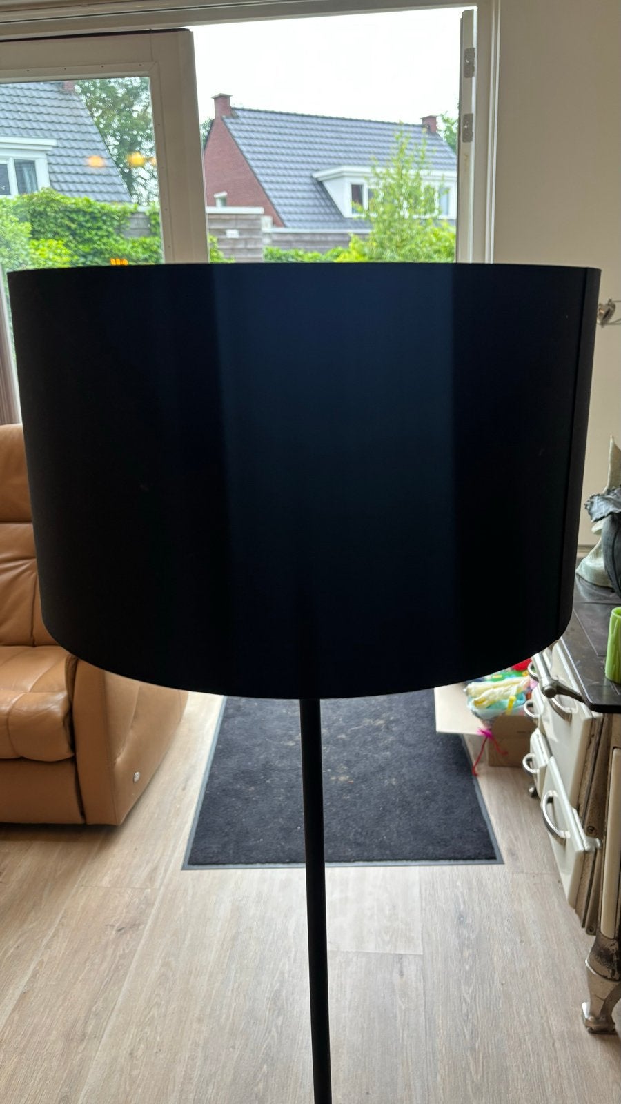 Zwarte staande lamp met stoffen kap, Huis en Inrichting, Lampen | Vloerlampen, Gebruikt, 150 tot 200 cm, Metaal, Ophalen of Verzenden