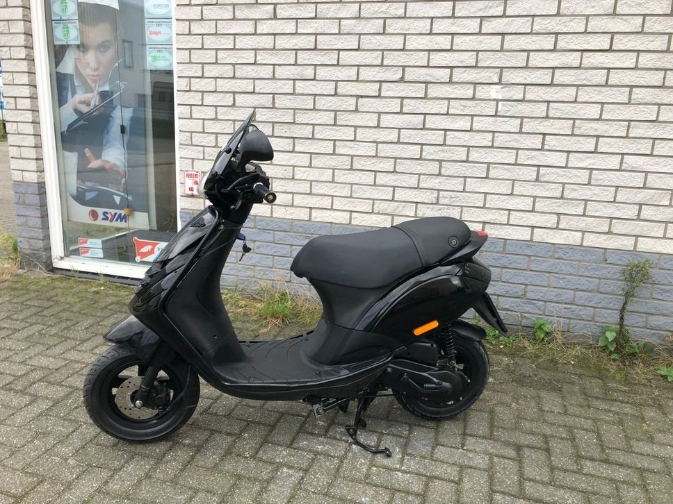 GAVE PIAGGIO ZIP SP LINE BROM 45 2-T MAT ZWART BJ2009 5000KM, PIAGGIO, Onbekend, Onbekend, Piaggio