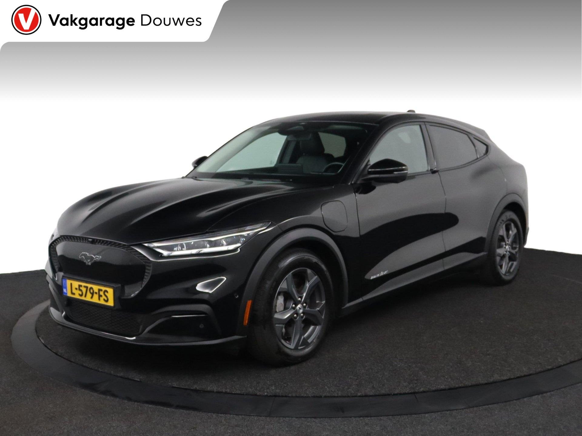 Ford Mustang Mach-E RWD 75 kWh |NAP|1e eigenaar|BTW|Bang&Olu, Auto's, Automaat, 750 kg, 258 pk, Zwart