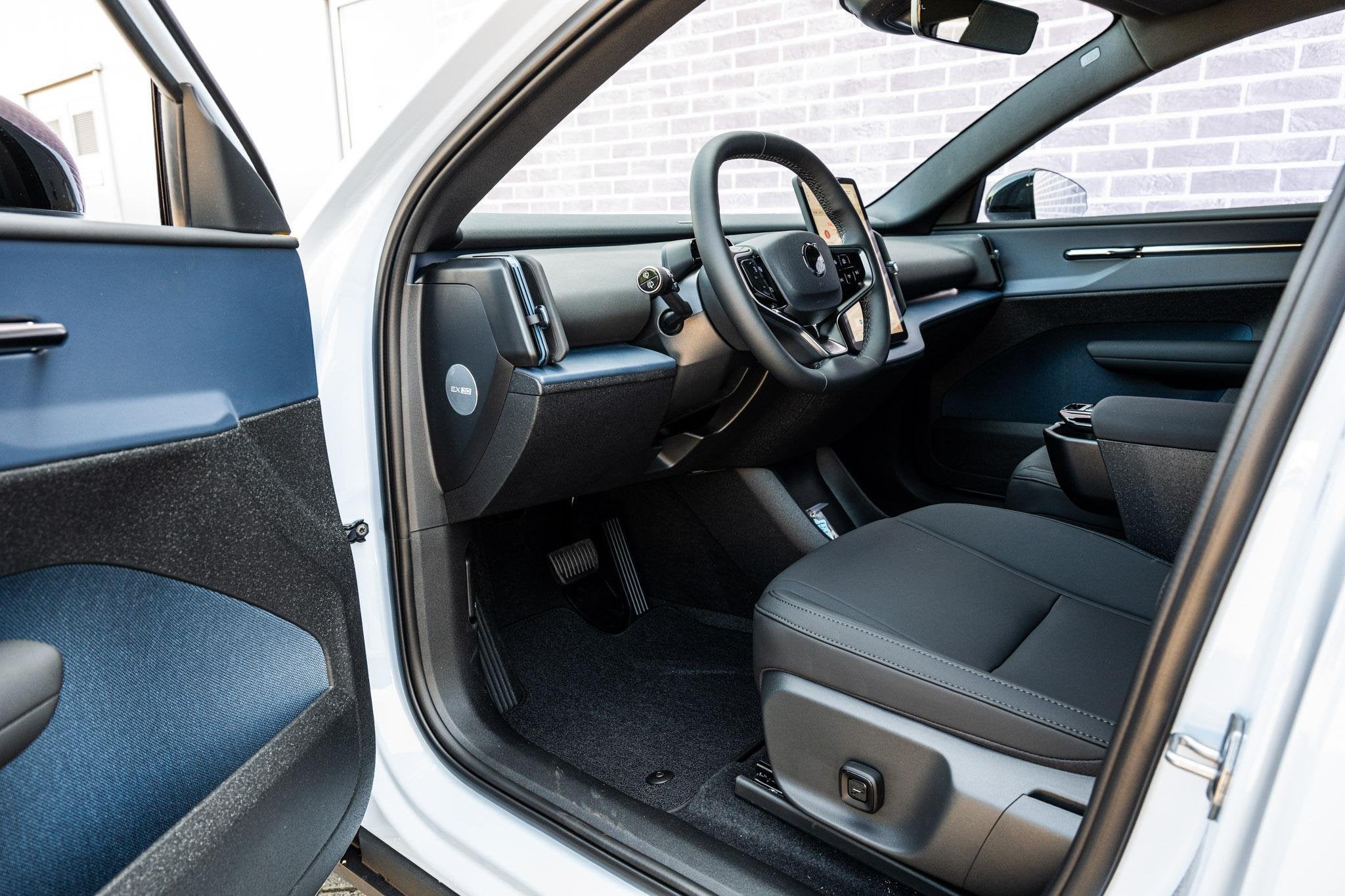 Volvo EX30 P3 Long Range Plus Europa 69 kWh | Google | Long, Auto's, Automaat, Achterwielaandrijving, Blauw, Leder en Stof