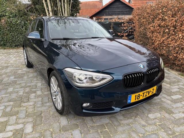 BMW 1-serie 116i Automaat A Carplay Navi LMV Xenon PDC, Euro 5, Gebruikt, Zwart, 4 cilinders