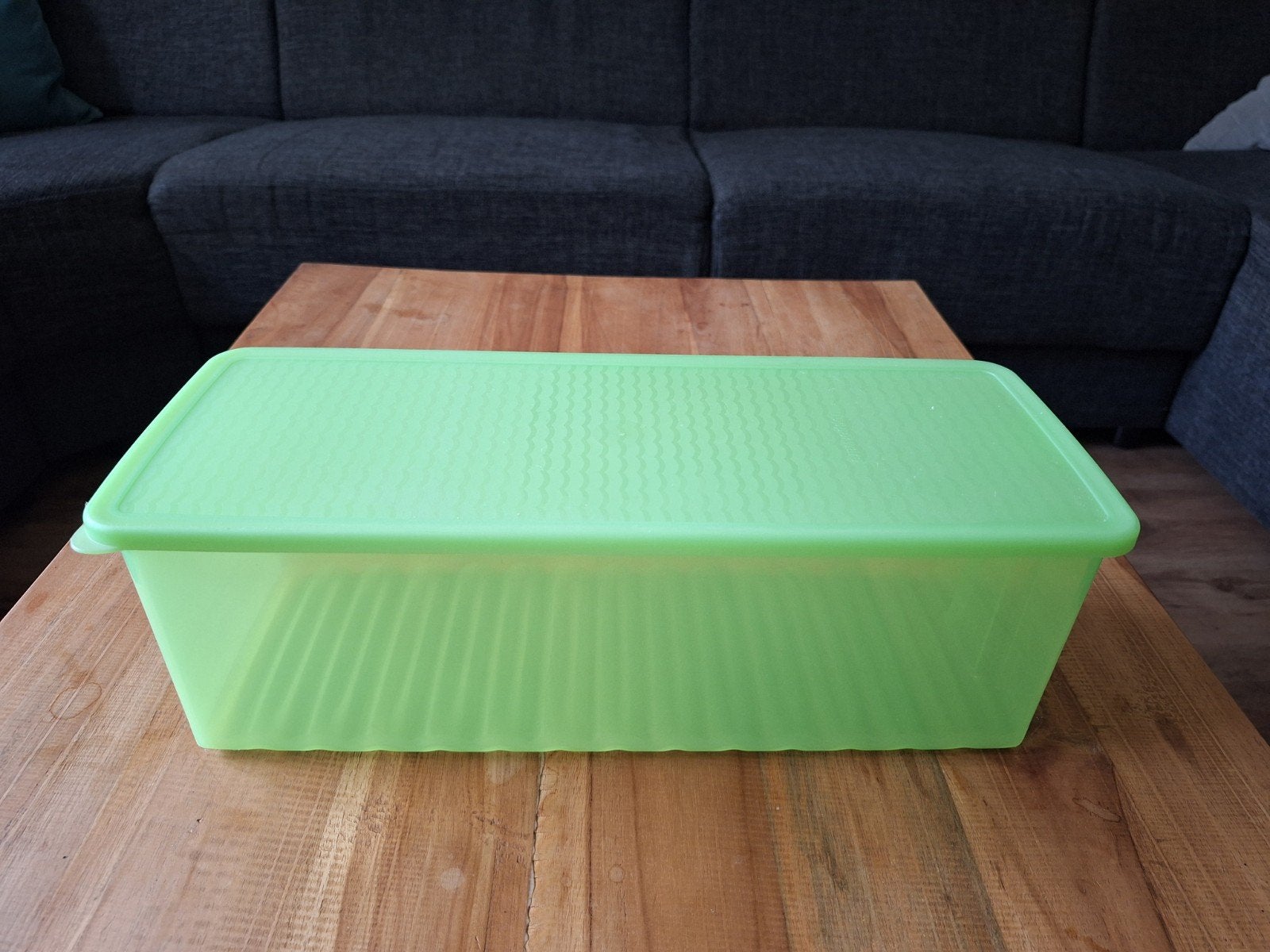 Tupperware bewaardoos brood doos groen, Bewaardoos, Ophalen of Verzenden, Zo goed als nieuw, Met deksel