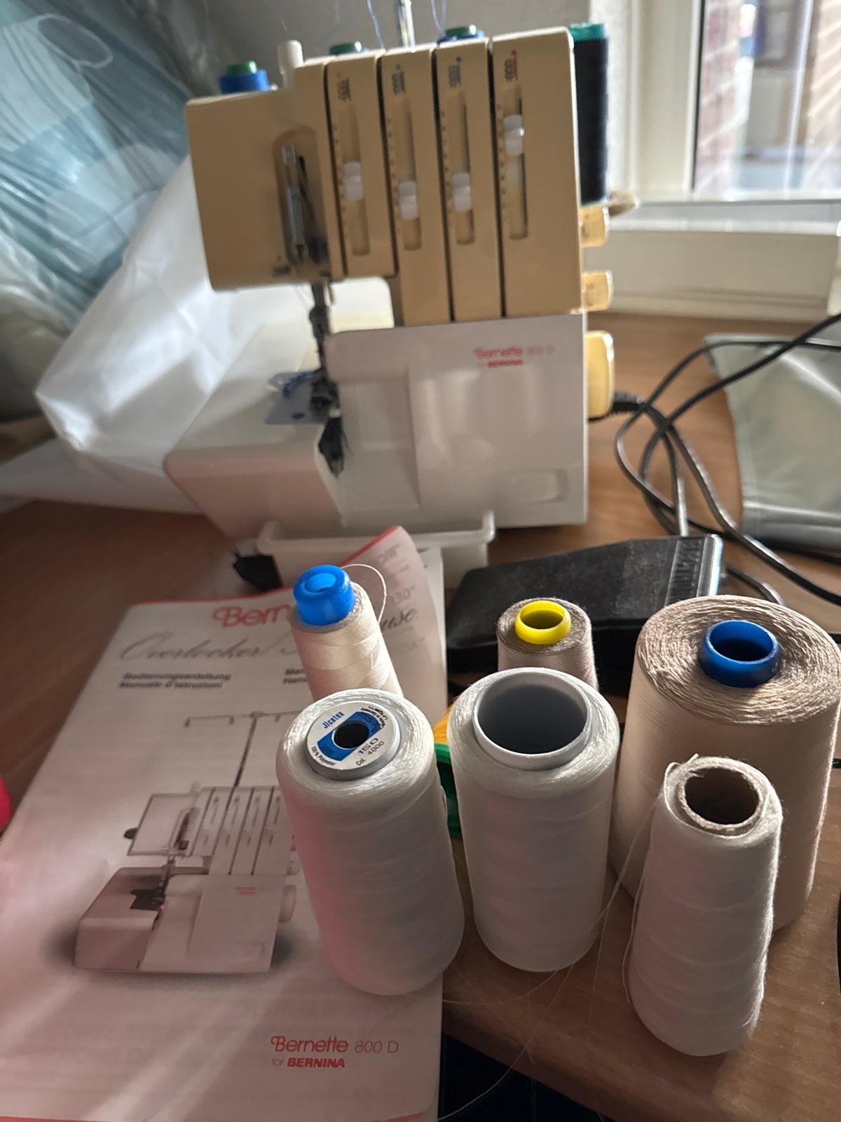 Bernette 800 D Lockmachine, Ophalen, Gebruikt, Lockmachine, Bernina