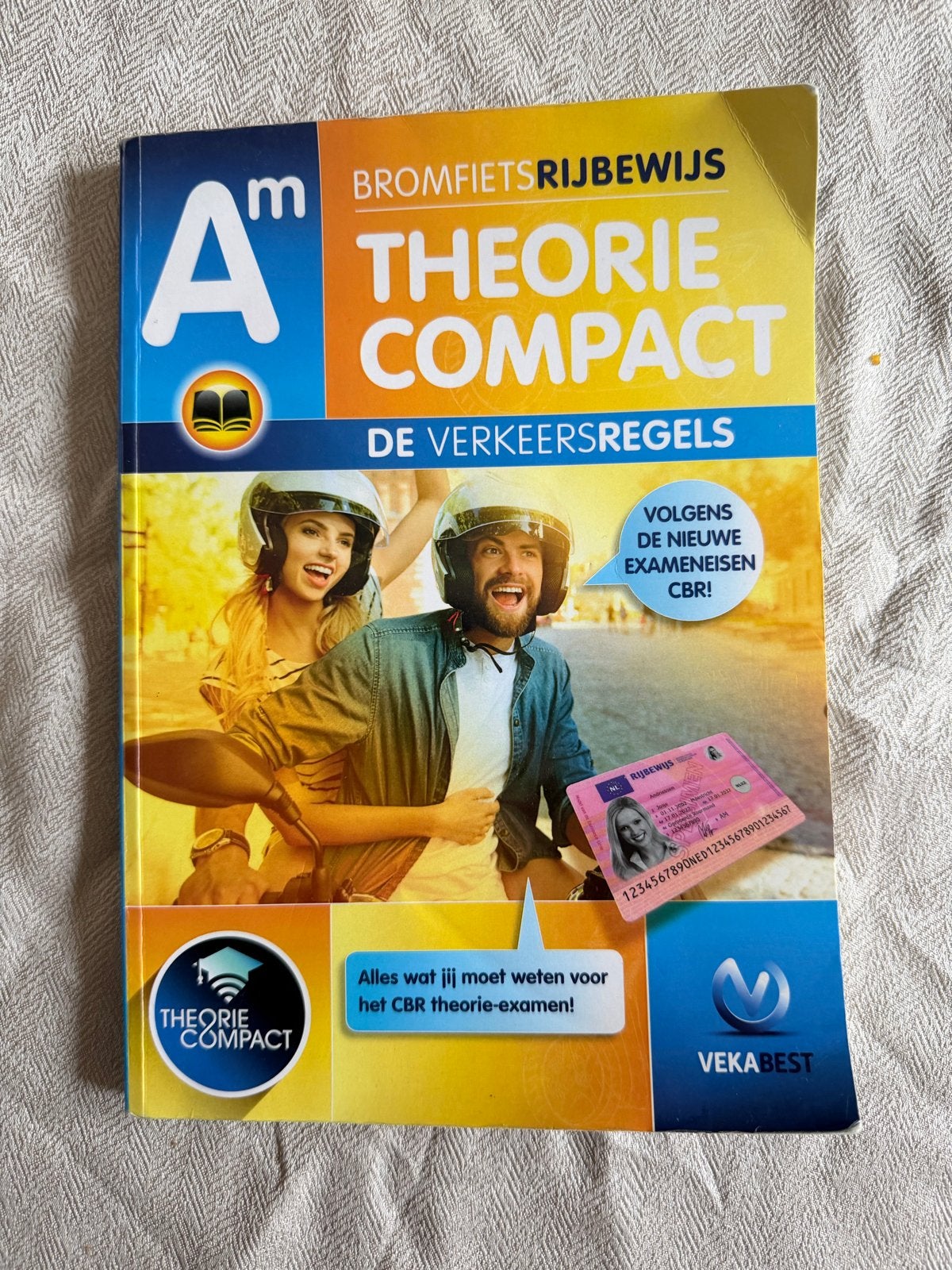 Bromfietsrijbewijs Theorie Compact - VekaBest, Ophalen of Verzenden, Zo goed als nieuw, Overige niveaus