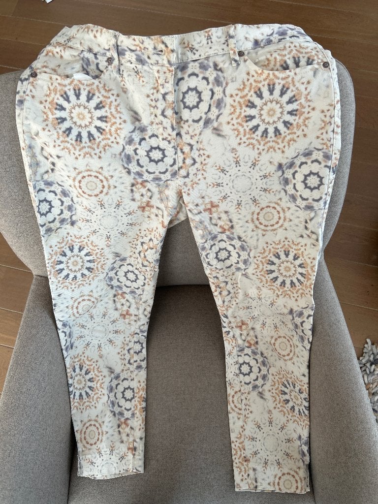 Toni damesbroek met mooie print mt 40, Maat 38/40 (M), Beige, Ophalen of Verzenden, Onbekend