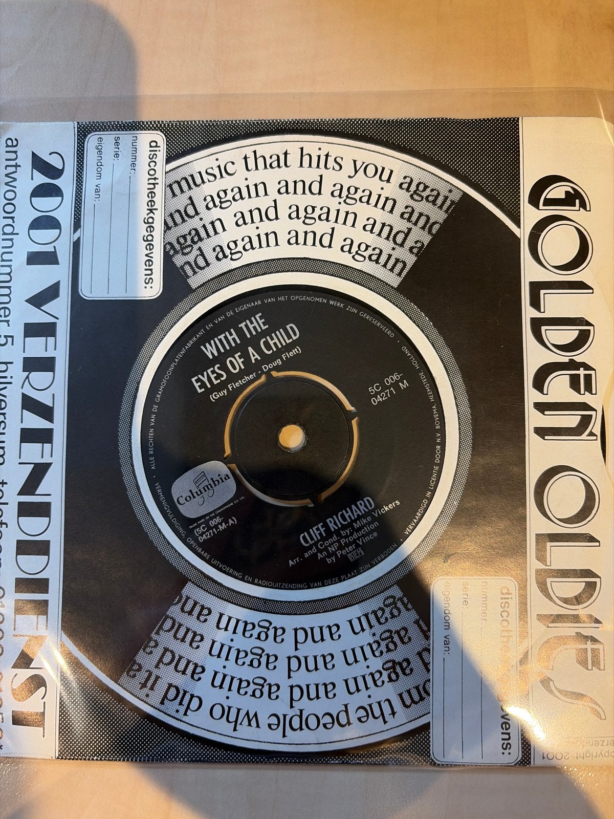 Cliff Richard - With The Eyes Of A Child / So Long (Golden O, Gebruikt, 7 inch, Ophalen of Verzenden, Pop