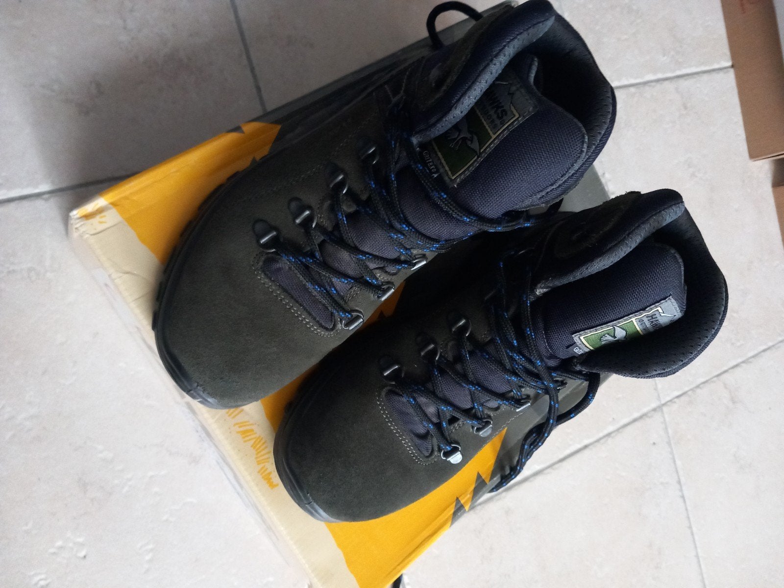 Berg/Wandelschoenen, Sport en Fitness, Bergsport en Wandelen, Ophalen of Verzenden, Zo goed als nieuw, Schoenen