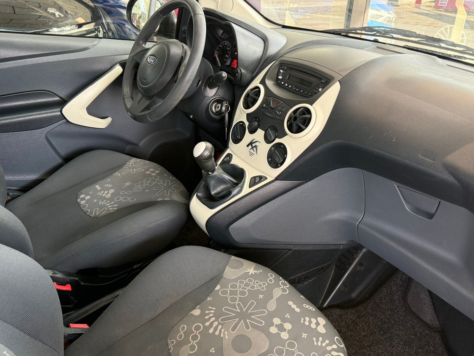 Ford Ka 1.2 Trend ELEKTR PACK | 16 LMV | NW APK | NAP, Auto's, Voorwielaandrijving, Stof, Gebruikt, 4 cilinders