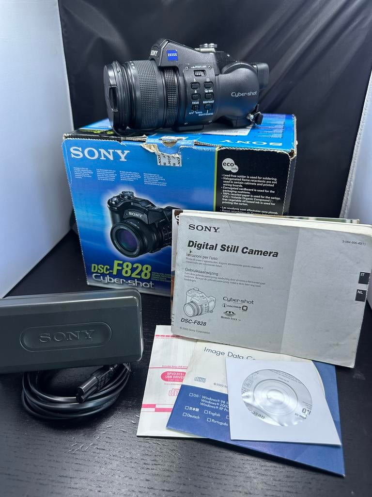 Sony Cyber-shot DSC-F828 Digitale Camera met Zeiss Lens, Ophalen of Verzenden, Sony, S, Gebruikt