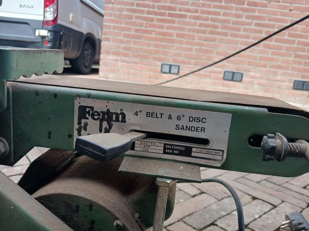 Ferm Bandschuurmachine met Schijfschuurder, Doe-het-zelf en Verbouw, Gereedschap | Schuurmachines, Ophalen, Gebruikt, Minder dan 600 watt