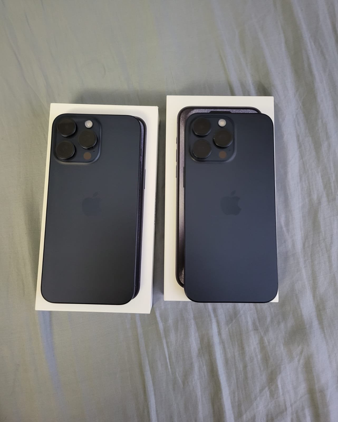 2x iPhone 15 Pro Max (512GB & 256GB) - Blauw Titanium, Telecommunicatie, 512 GB, Gebruikt, Blauw, IPhone 15 Pro Max