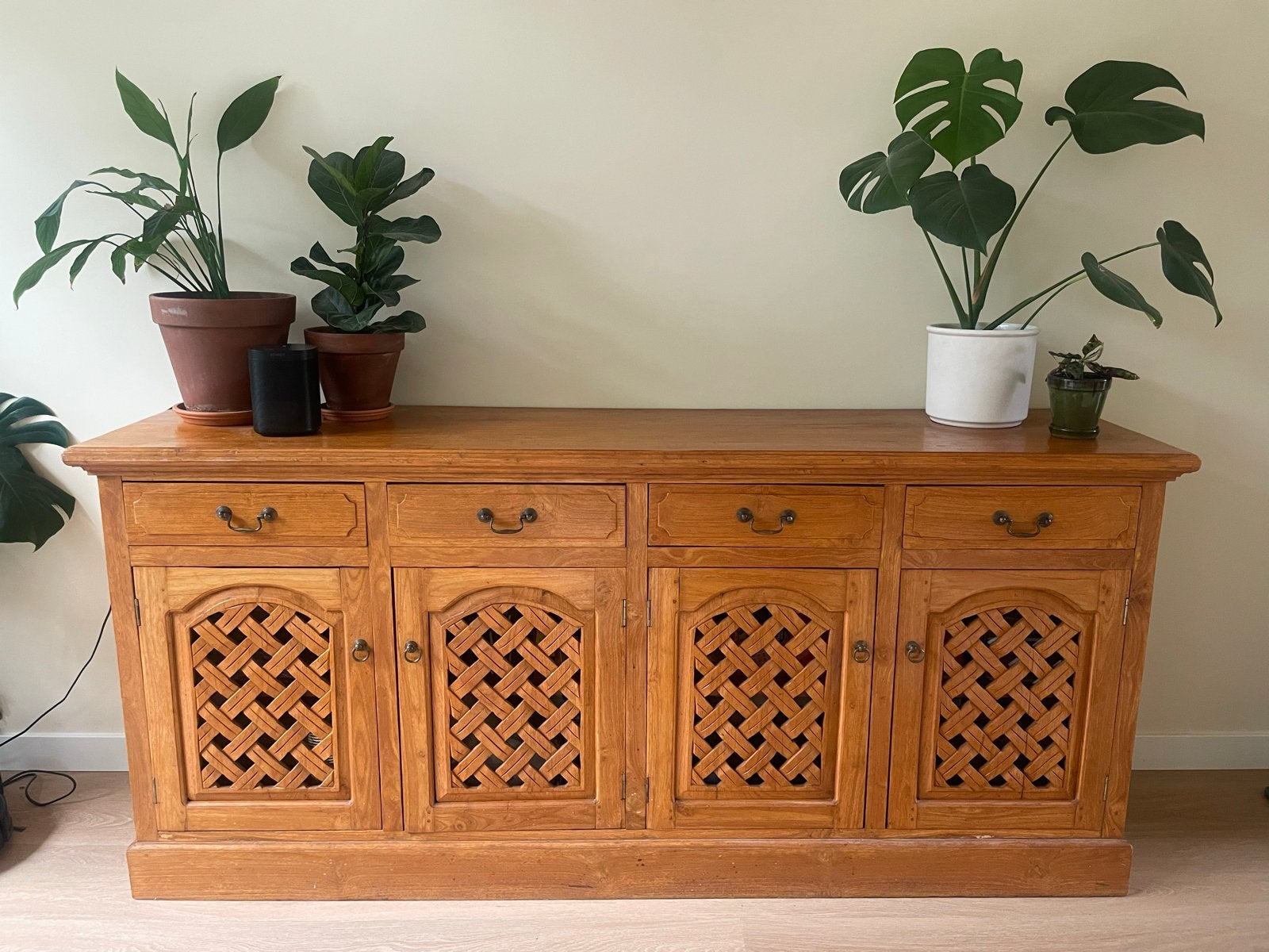 Massief houten dressoir met lades en deuren, Huis en Inrichting, Kasten | Dressoirs, Ophalen, Gebruikt, 150 tot 200 cm, Met lade(s)