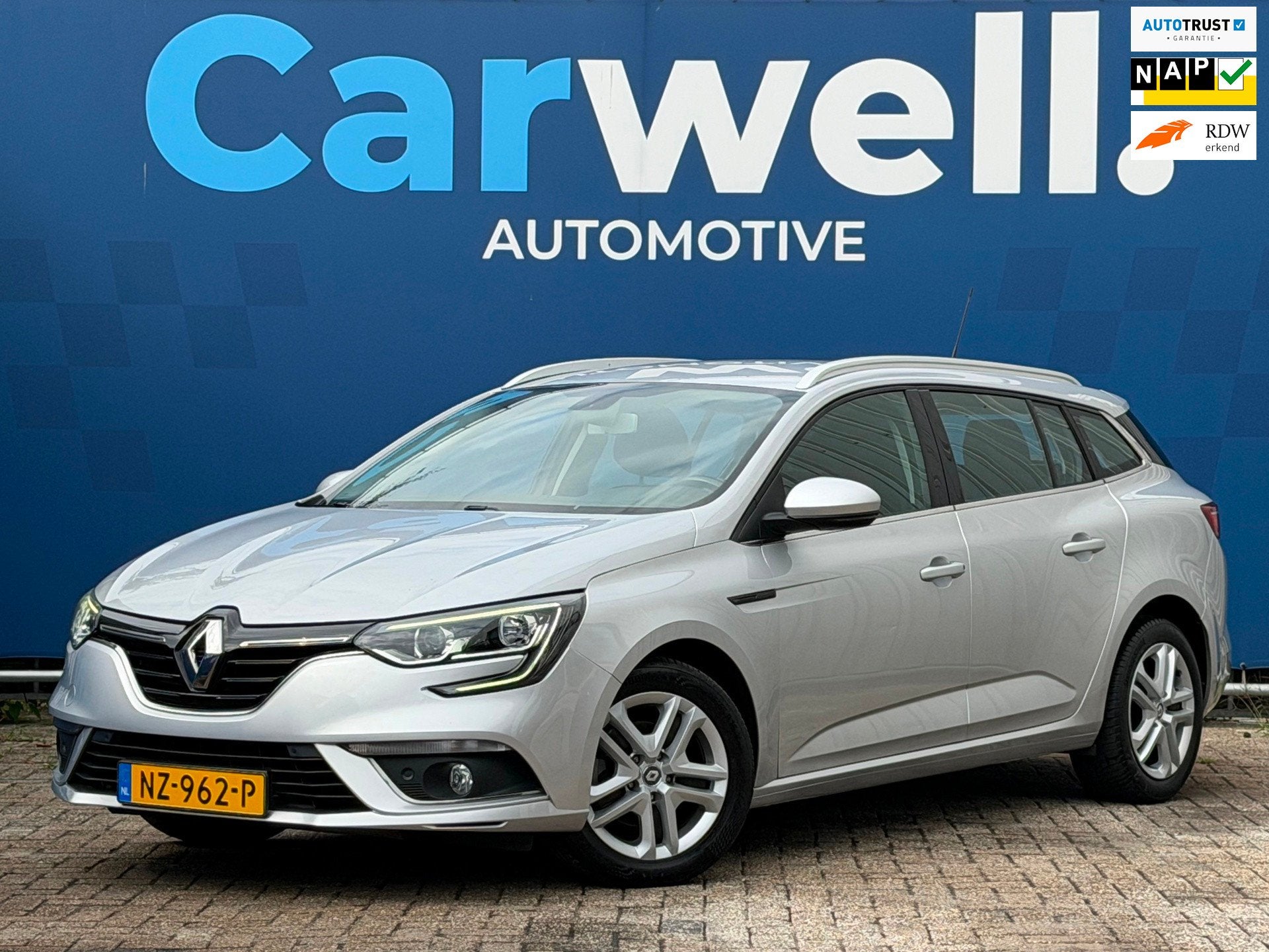 Renault Mégane Estate 1.2 TCe Zen|Trekhaak|AppleCarplay|Nav, Auto's, Gebruikt, 4 cilinders, Origineel Nederlands, Handgeschakeld