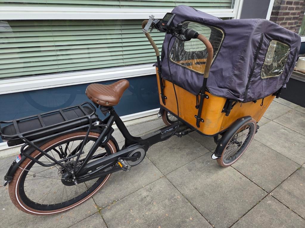 Bakfiets met huif en kussen net onderhoud en remblokken, Gebruikt, Huif, 2 kinderen, Schijfrem