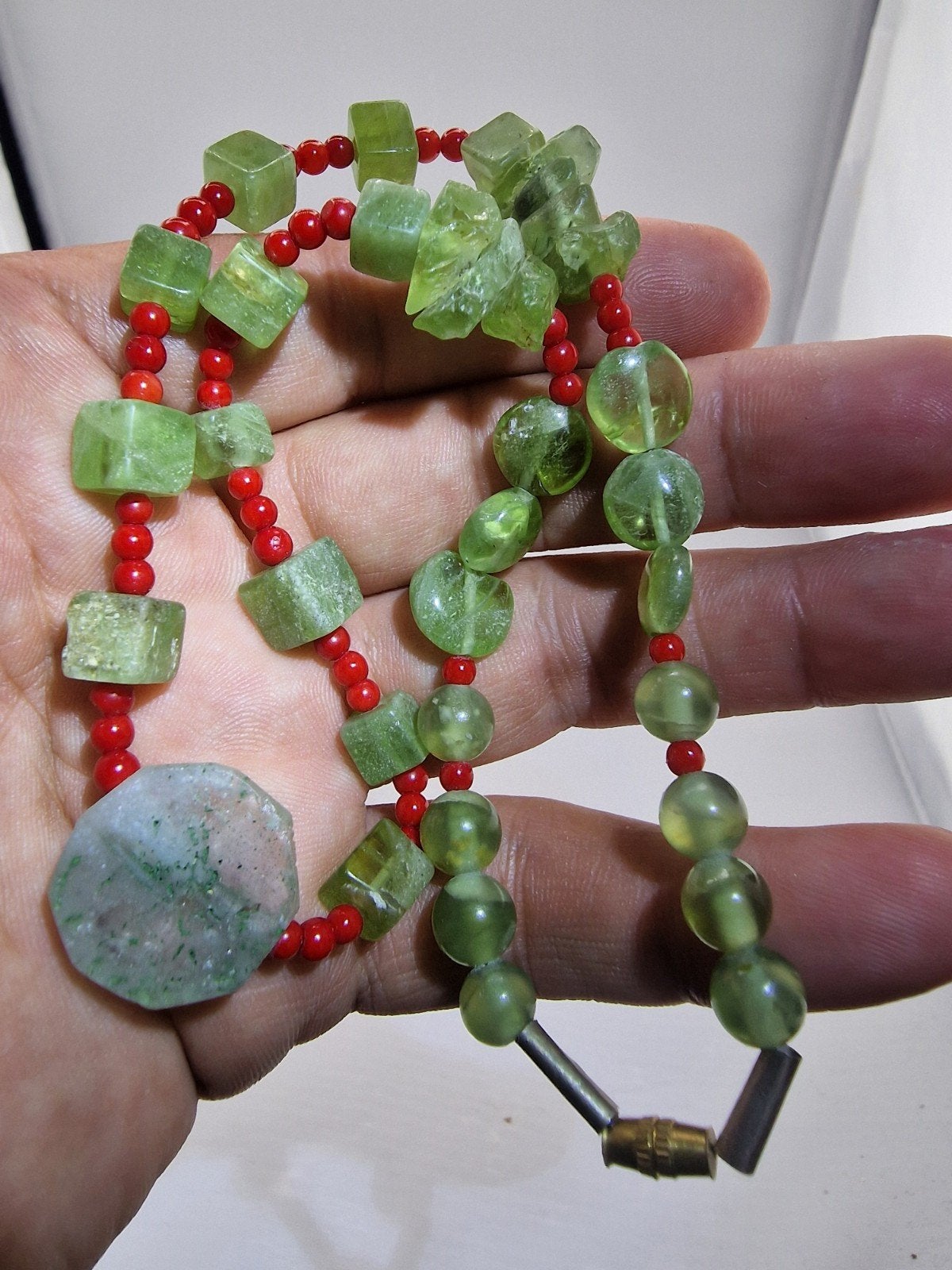 Unieke Peridot, Aquamarijn, Jade & Koraal Ketting N543, Gebruikt, Handgemaakt, Ophalen of Verzenden, Steen of Mineraal