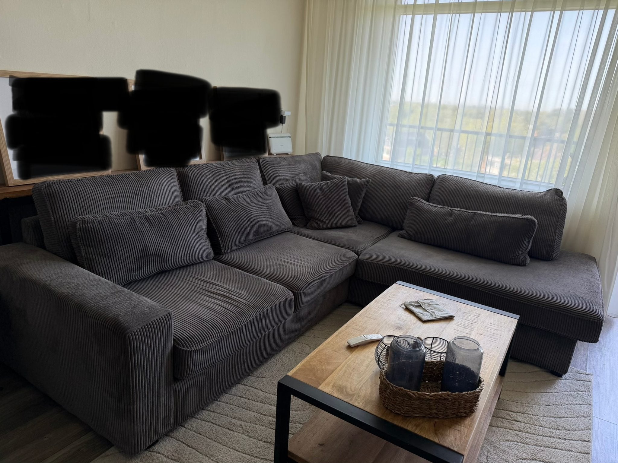 Te koop Comfortabele grijze Hoekbank van ribstof, Ophalen, 100 tot 125 cm, Hoekbank, 300 cm of meer
