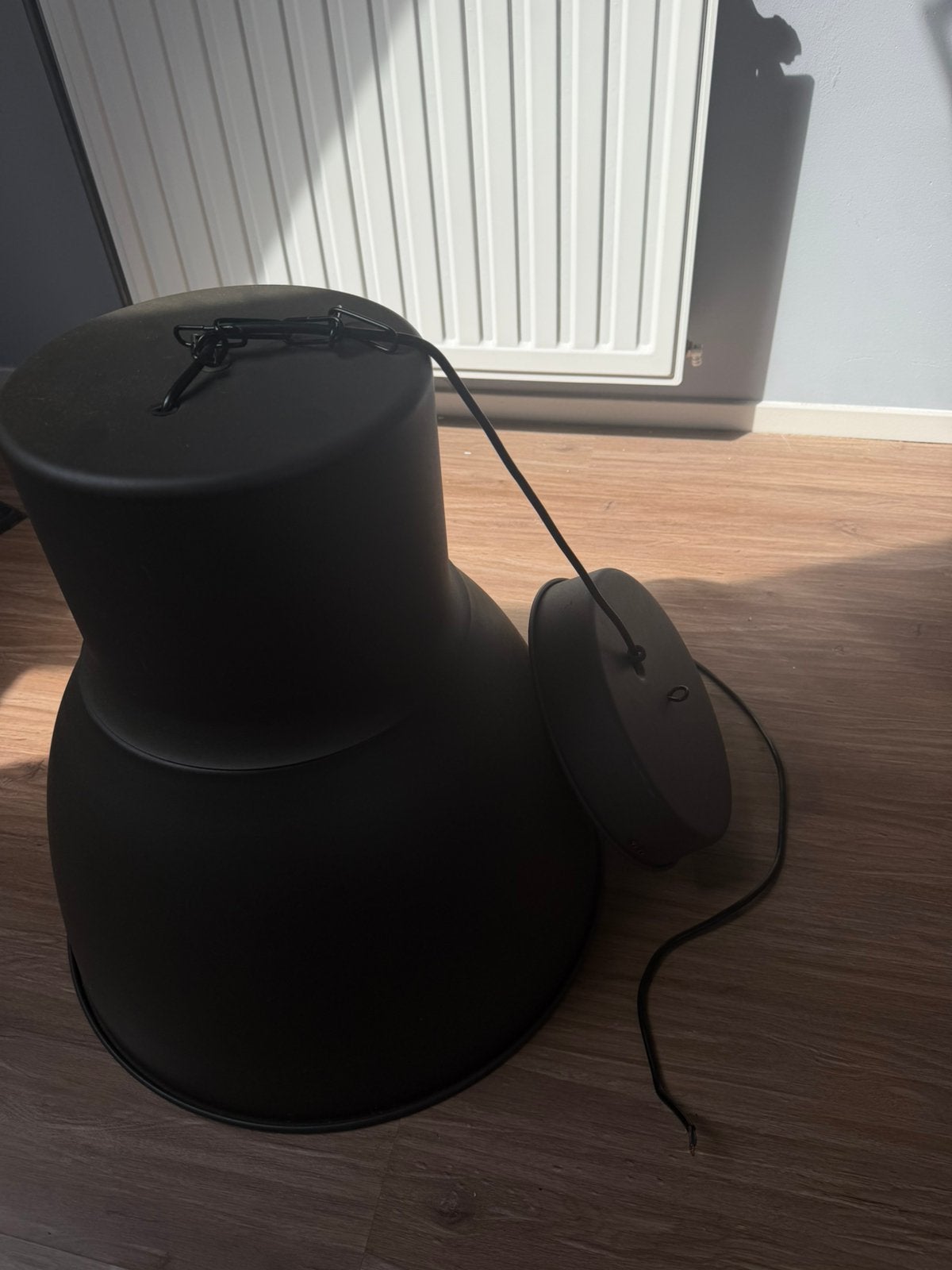 Grijze hanglamp voor boven eettafel, Huis en Inrichting, Lampen | Hanglampen, Ophalen, Zo goed als nieuw