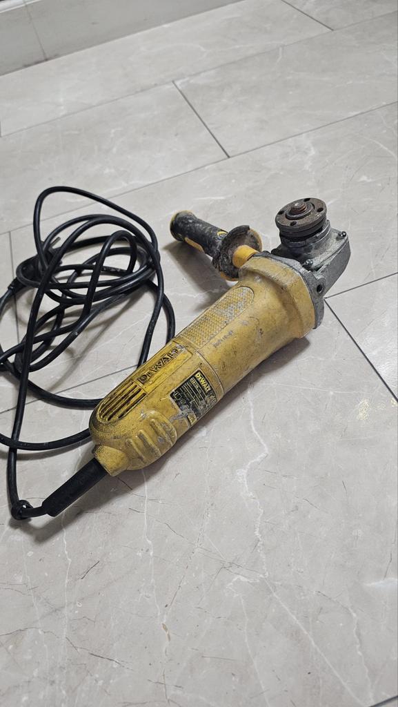 DeWalt Haakse Slijper D28129-QS - Gebruikt, Doe-het-zelf en Verbouw, Gereedschap | Slijpmachines, Ophalen, Zo goed als nieuw, 1000 watt of meer