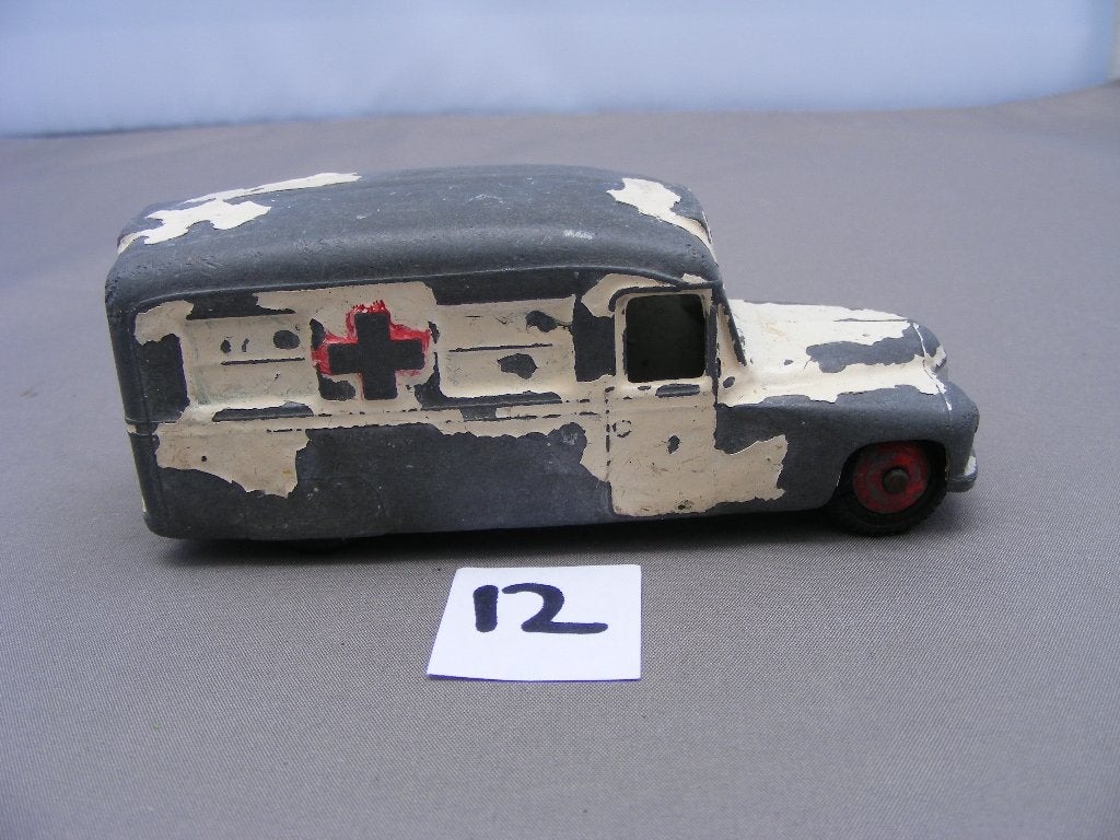Daimler ambulance dinky toys (12), Ophalen of Verzenden, Gebruikt, Bus of Vrachtwagen, Dinky Toys