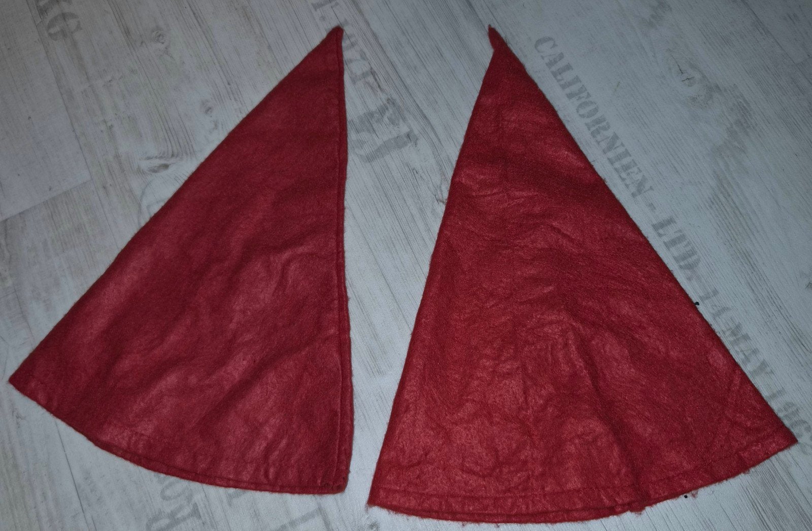 Rode Kaboutermuts - Perfect voor Feestjes en Carnaval, Ophalen of Verzenden, Gebruikt, Hoed of Pruik, Carnaval