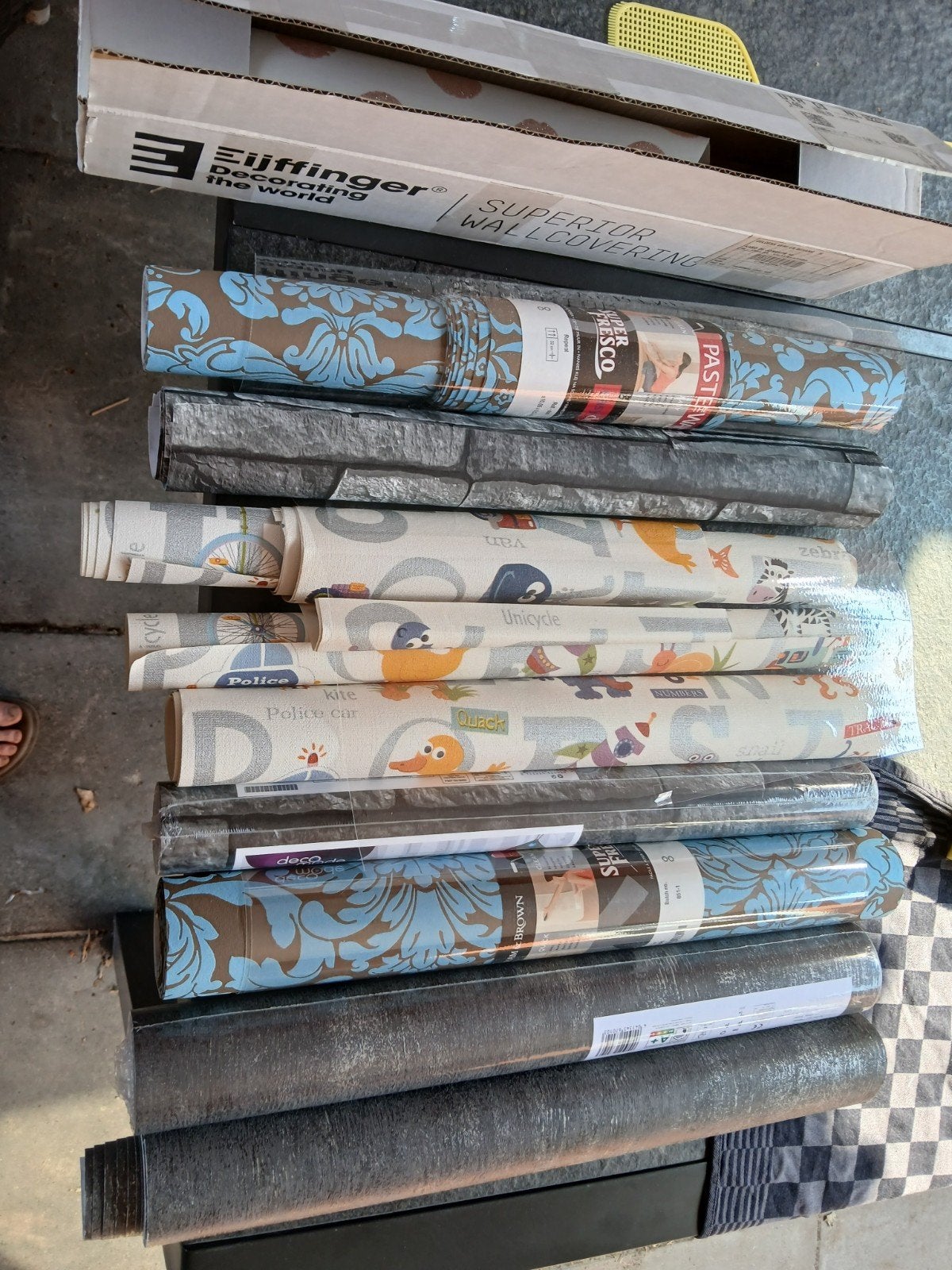 Diverse rollen behang van Eijffinger en Graham & Brown, Ophalen, Materiaallook, Grijs, Modern