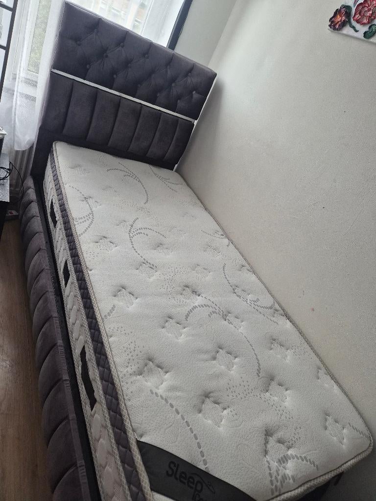 2x Bed frame 90x200, Huis en Inrichting, Slaapkamer | Bedden, Gebruikt, Eenpersoons, 90 cm, 200 cm, Metaal, Grijs, Ophalen