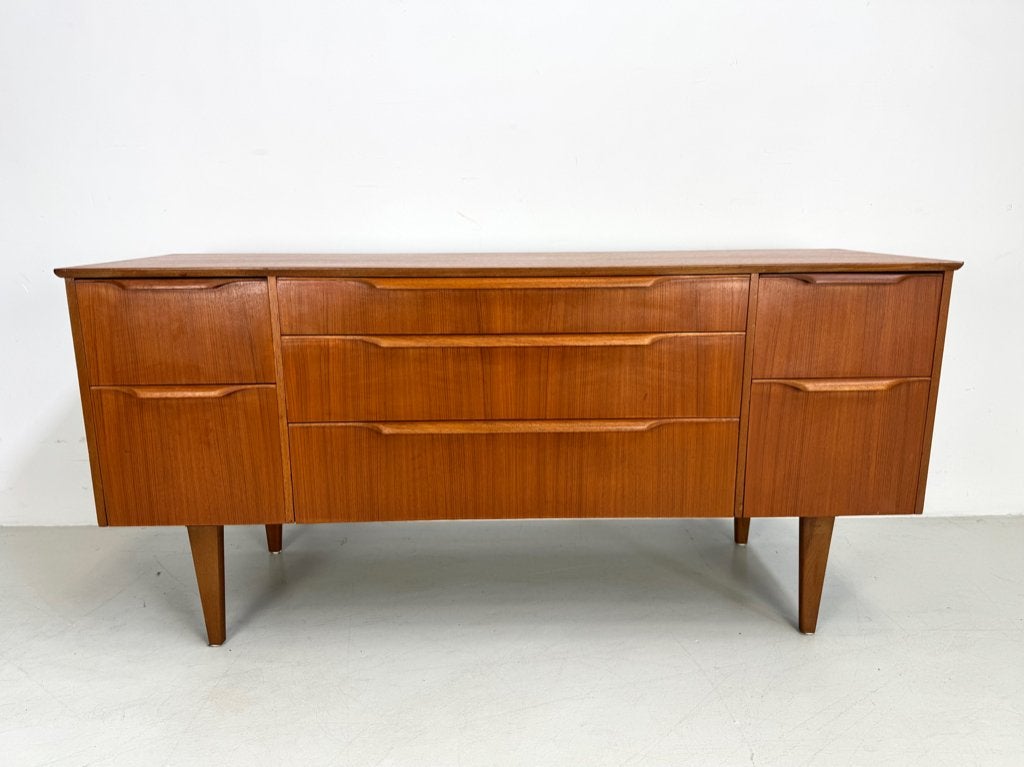 Vintage dressoir Austinsuite., Verzenden, Gebruikt, 25 tot 50 cm, 150 tot 200 cm