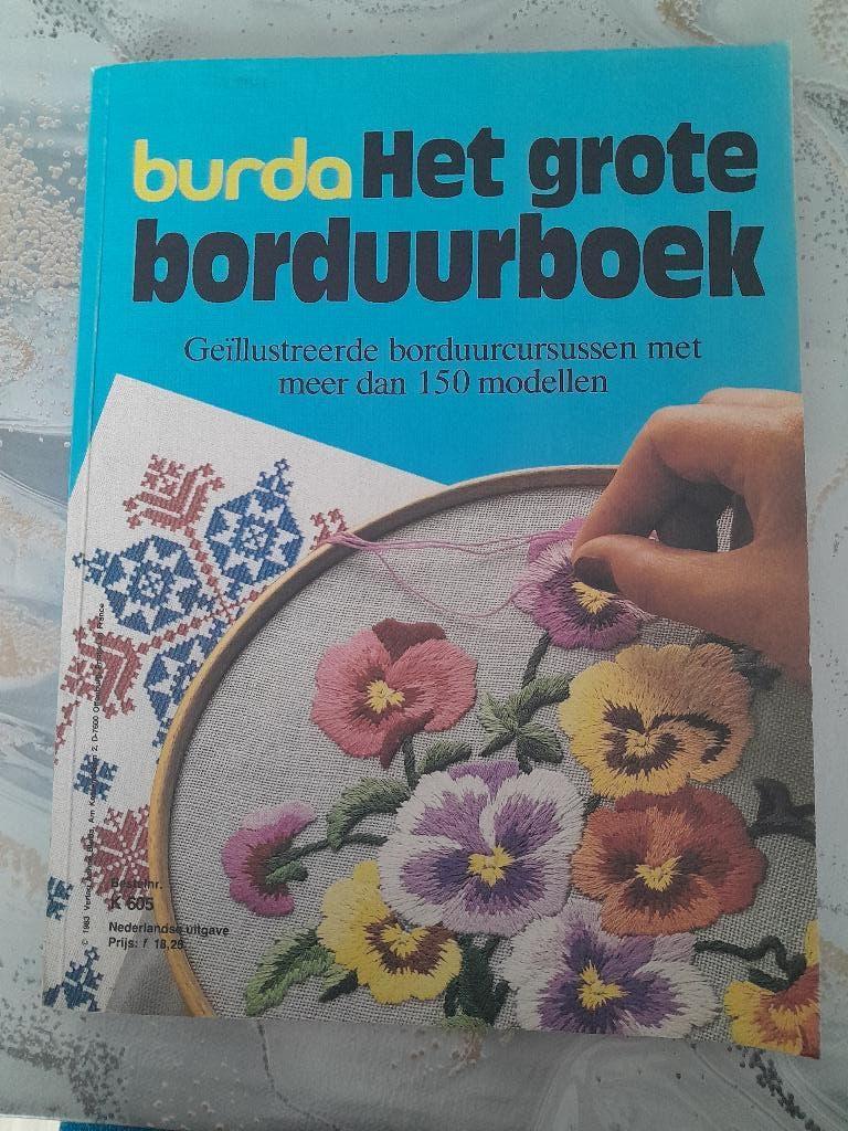 Burda borduur boek, Hobby en Vrije tijd, Ophalen of Verzenden, Zo goed als nieuw, Patroon