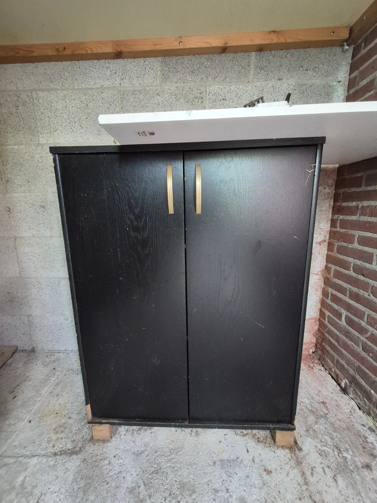 Zwart MDF kastje met deuren, Ophalen