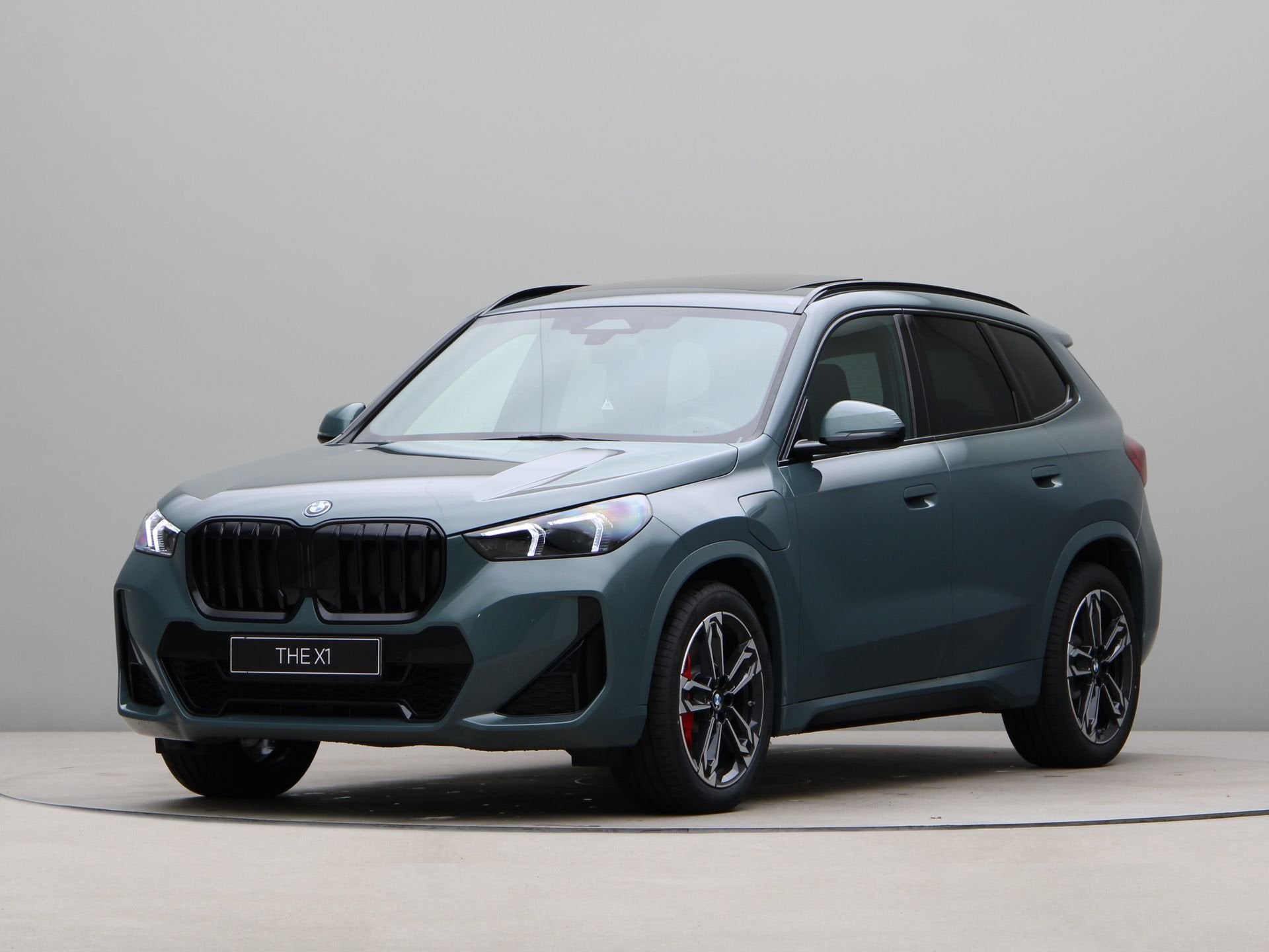 BMW X1 xDrive25e M Sport Pro | Premium Pakket | Harman Kardo, Auto's, Parkeerassistent, Zwart, Overige brandstoffen, Bedrijf