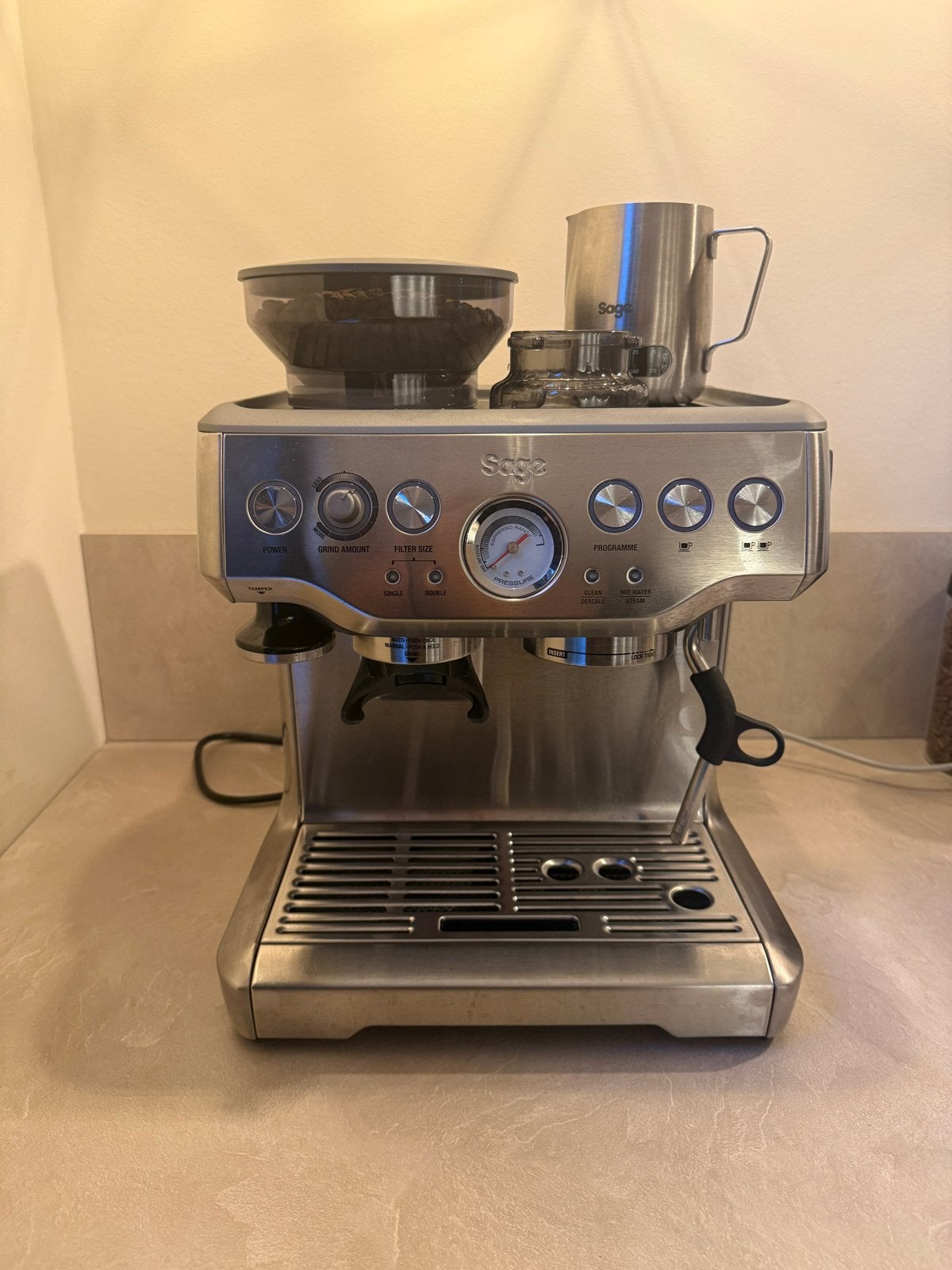 Sage Barista Express Espressomachine - Zo goed als nieuw, Ophalen, Afneembaar waterreservoir, Espresso apparaat, Koffiebonen