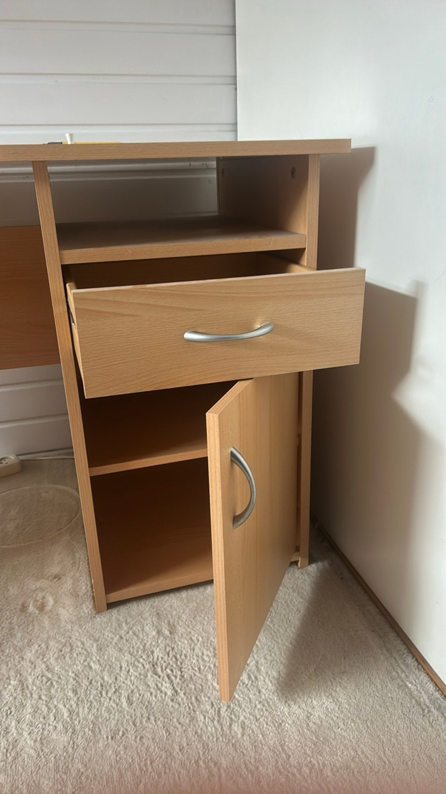 Compact houten bureau met lades en opbergruimte, Huis en Inrichting, Bureaus, Ophalen, Gebruikt, Bruin, Overige merken