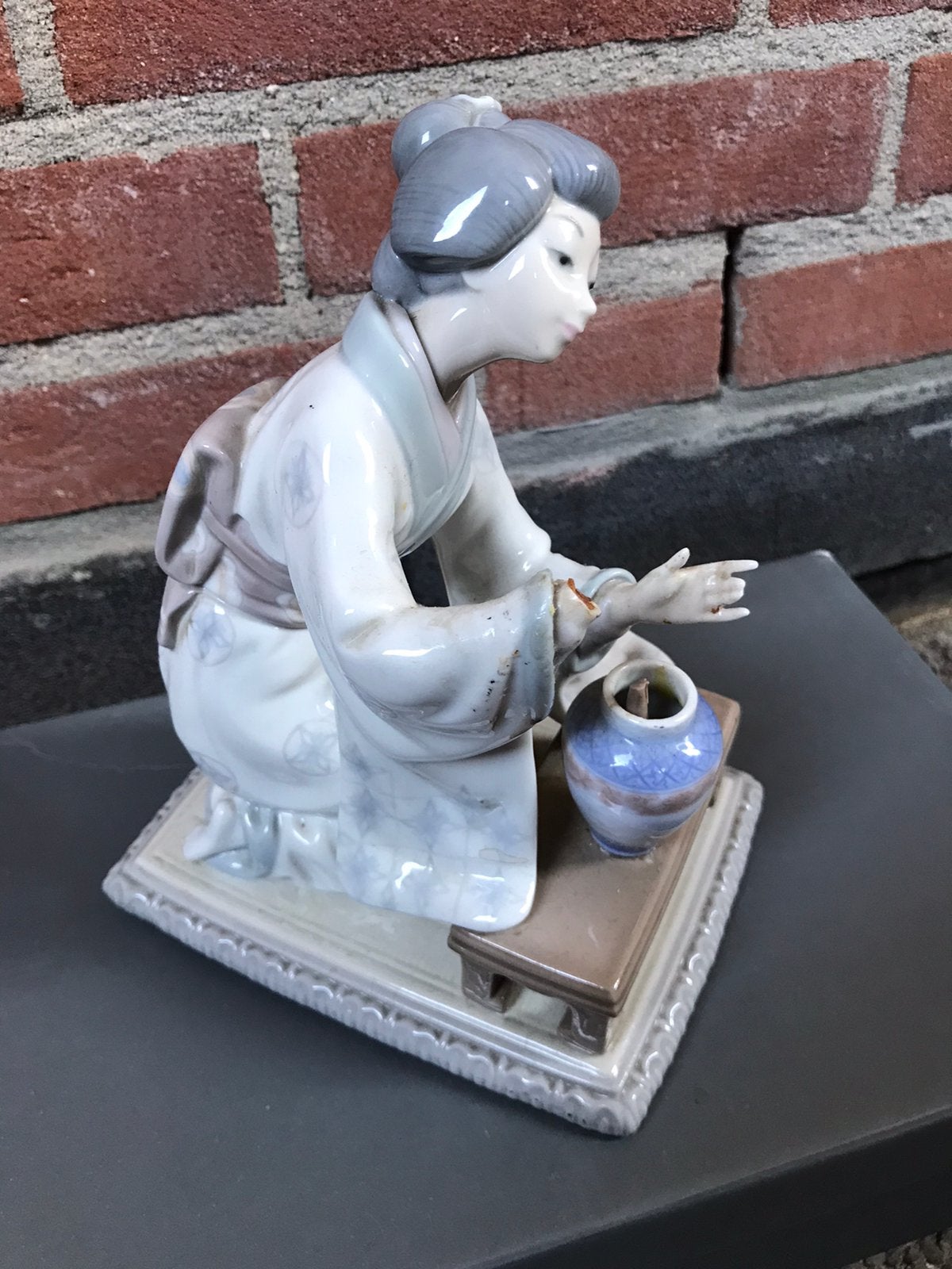 Lladró Beeldje 4840: Japanse Geisha bij Theeceremonie, Antiek en Kunst, Ophalen of Verzenden, Steen of Keramiek, Beeld, Meerkleurig