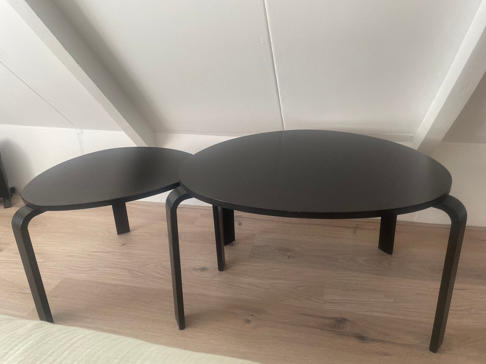 Bijzettafel set | IKEA svalsta, Huis en Inrichting, Rond, 55 tot 75 cm, Zo goed als nieuw, Hout