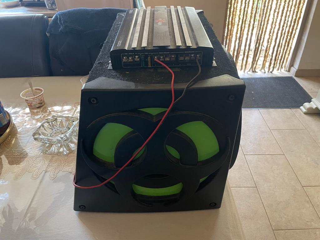 Subwoofer met versterker - Fusion en X-Caliber, Ophalen of Verzenden, Gebruikt