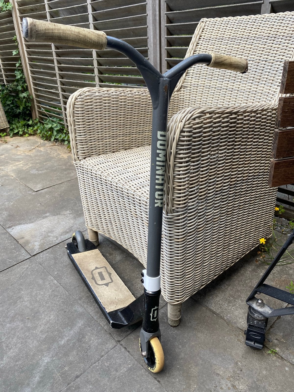 Dominator Airborne Stuntstep - Grijs Stuur, Zwarte Basis, Fietsen en Brommers, Steps, Ophalen, Gebruikt, Overige typen