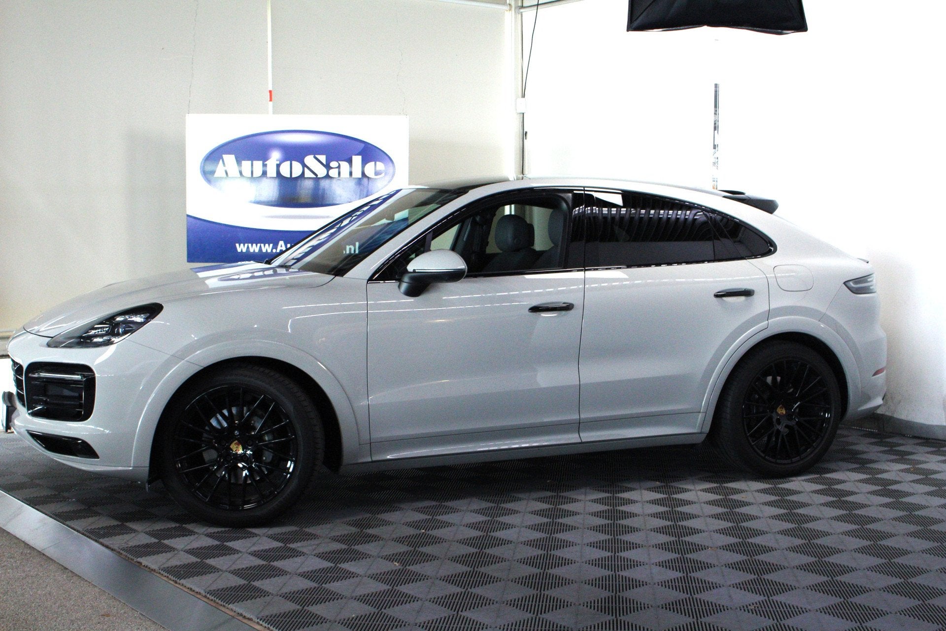 Porsche Cayenne Coupé 3.0 E-Hybrid KRIJT SPORT DESIGN NL AU, Auto's, Automaat, Gebruikt, Euro 6, 340 pk
