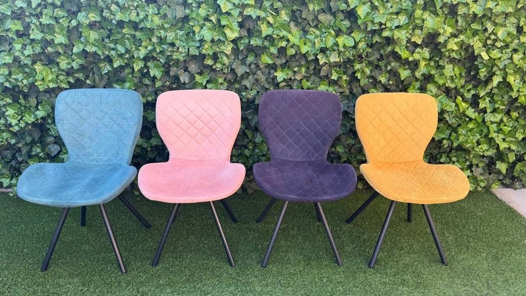 Set van 4 gestoffeerde stoelen in diverse kleuren, Huis en Inrichting, Stoelen, Ophalen, Overige kleuren, Zo goed als nieuw, Vier