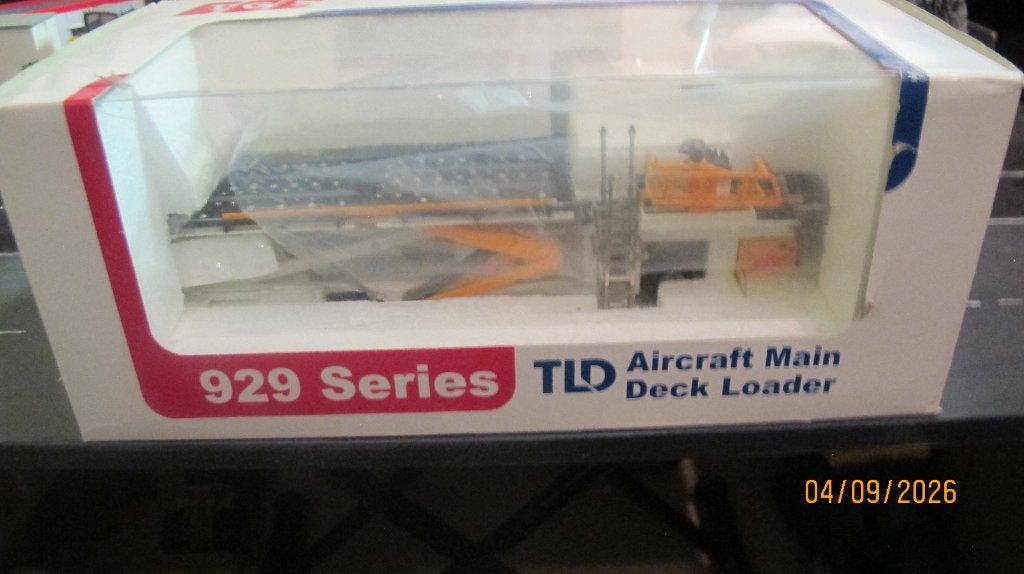 TGS 929 Series TLD Aircraft Main Deck Loader Z.G.A.N.   OVP., Hobby en Vrije tijd, Ophalen of Verzenden, Zo goed als nieuw, Bus of Vrachtwagen