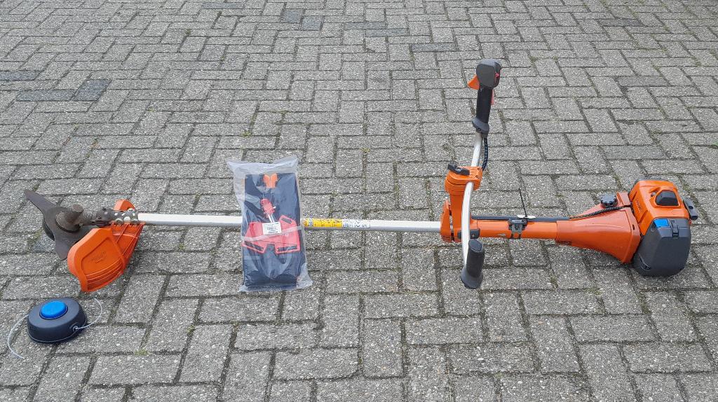 Husqvarna 545RxT bosmaaier, Ophalen, Benzine, Zo goed als nieuw, 50 cm of meer