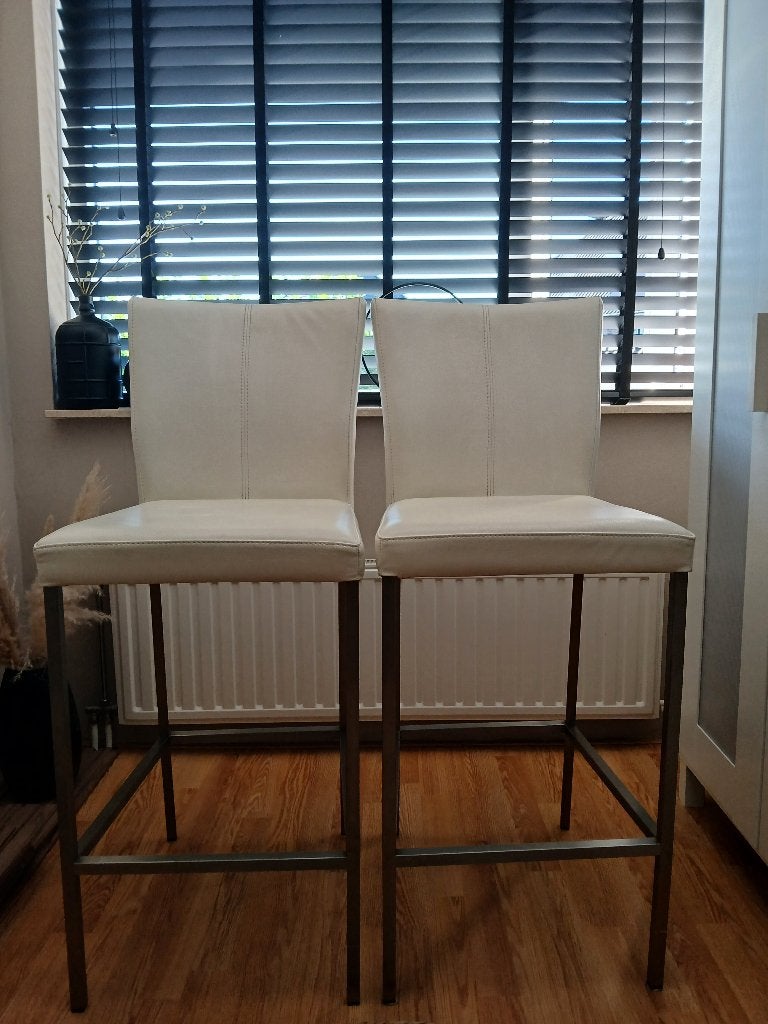 2 witte barkrukken, Ophalen, Gebruikt, 60 tot 90 cm, Leer