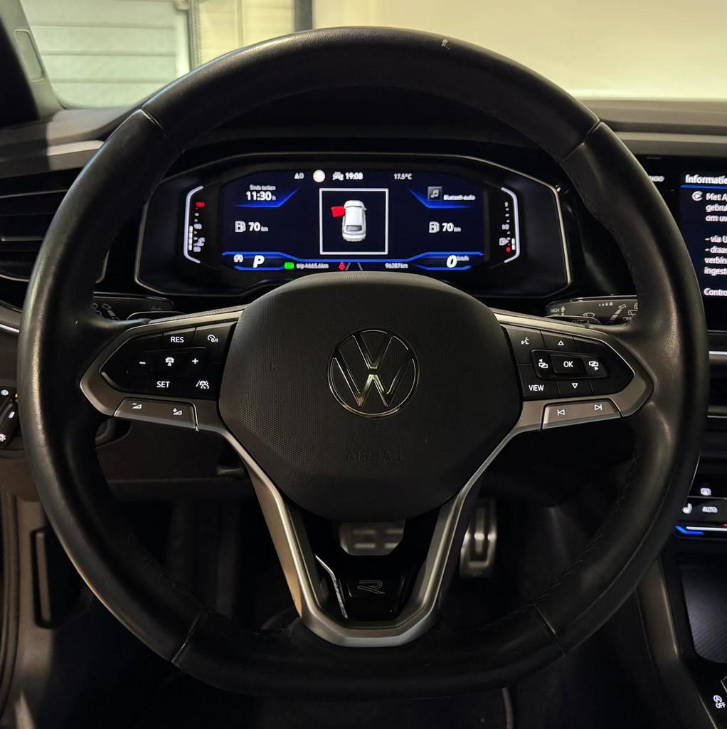Volkswagen Taigo 1.0 TSI R-Line PANO KEYLESS CAM, Auto's, Volkswagen, Adaptive Cruise Control, Gebruikt, Zwart, Bedrijf