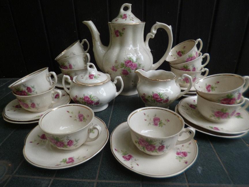 Koffie- en dinerservies Chodziez met dubbele roze roosjes, Ophalen of Verzenden