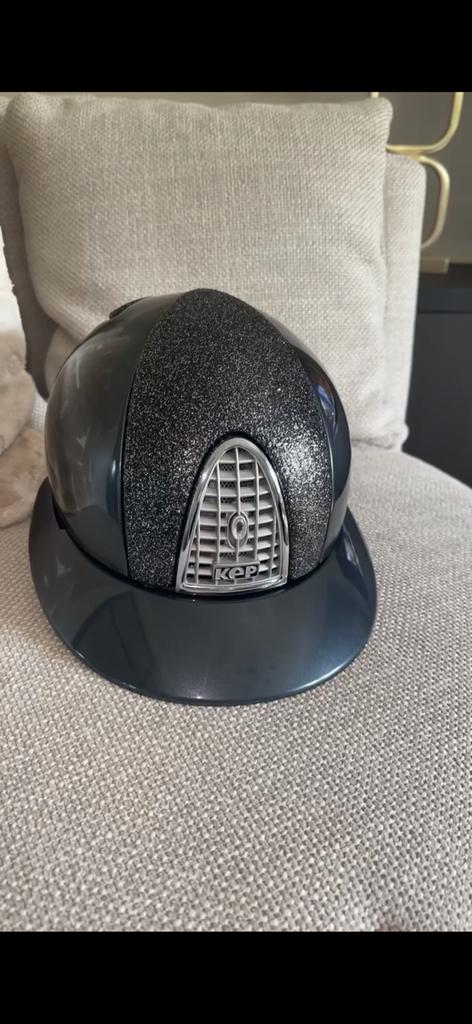 KEP ITALIA schaalmaat M, Dieren en Toebehoren, Paardrijkleding, Ophalen of Verzenden, Zo goed als nieuw, Dressuur, Cap
