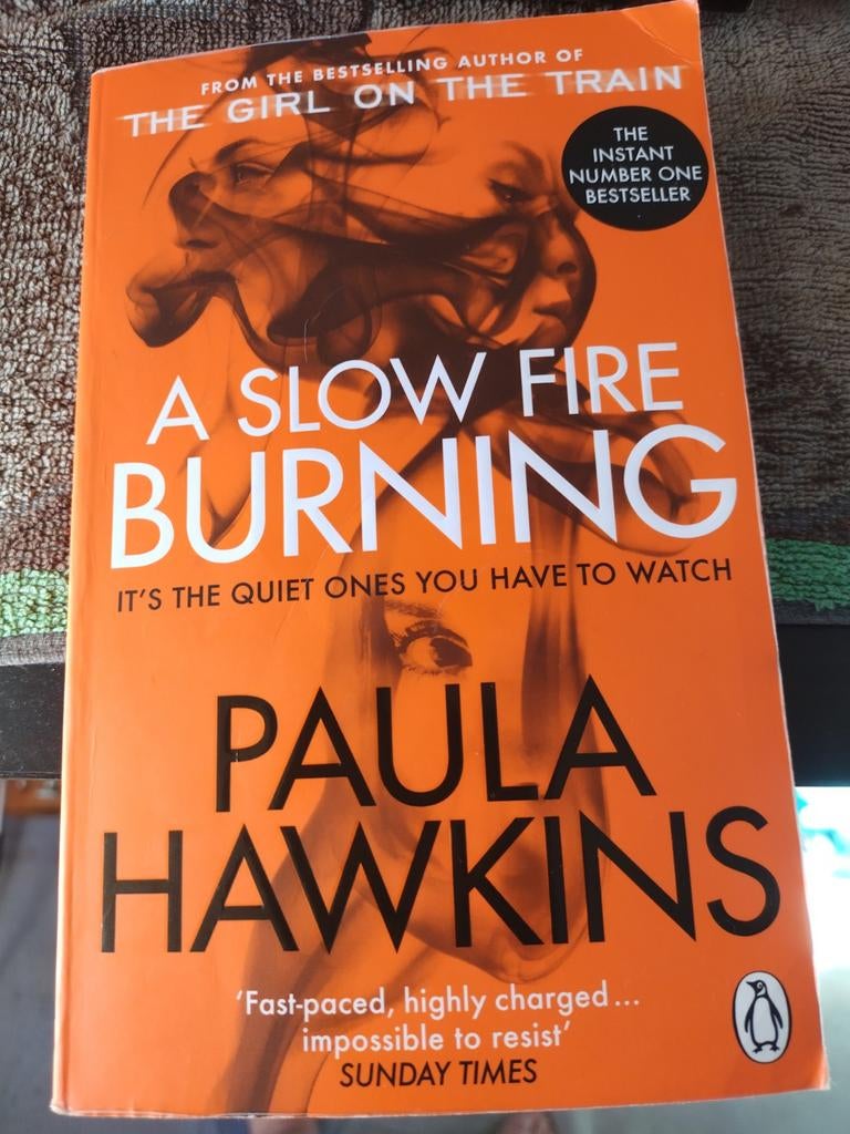 A slow fire burning, Boeken, Taal | Engels, Gelezen, Ophalen of Verzenden