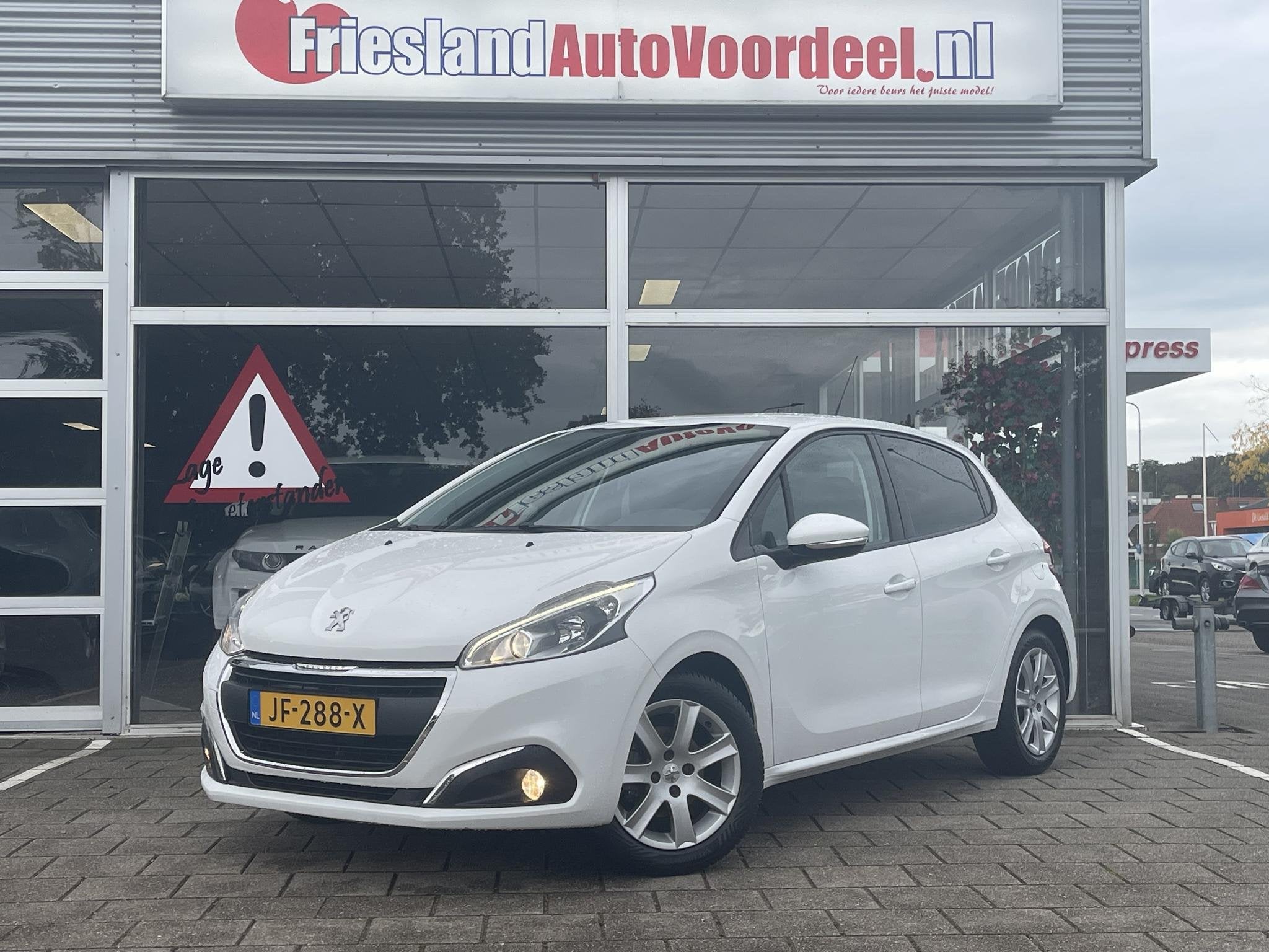 Peugeot 208 1.0 PureTech Access /5 drs/Cruise/Airco/Onderhou, Gebruikt, Met garantie (alle), Origineel Nederlands, Bedrijf
